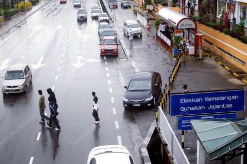 PEJALAN KAKI