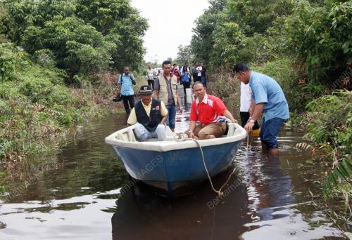 PH02_04022011_BANJIR
