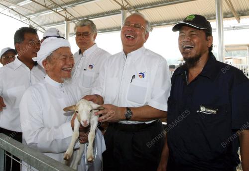 MOHD NAJIB TUN ABDUL RAZAK