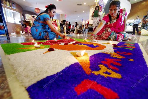 PH02_04112012_KOLAM