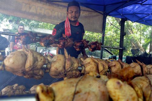 PENIAGA AYAM PANGGANG GOLEK