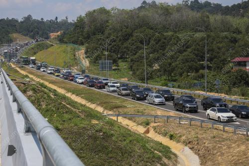 RAUB : ALIRAN TRAFIK MENINGKAT