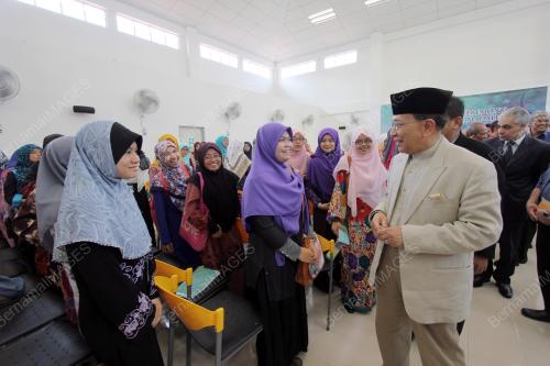 PH02_05112014_UIA