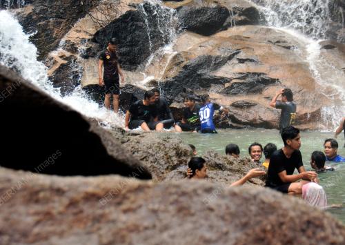 AIR TERJUN SUNGAI PANDAN