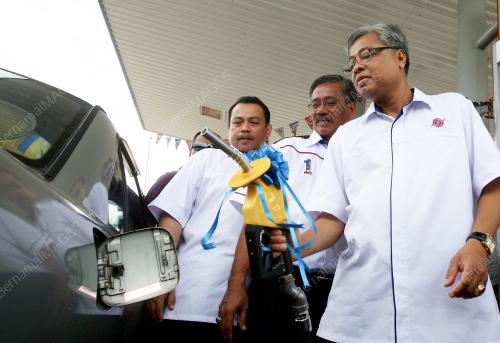 ISMAIL SABRI YAAKOB