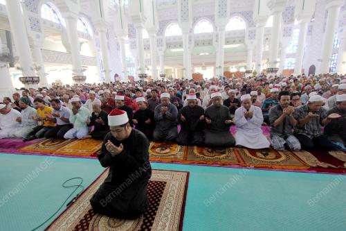 PH02_06122013_SOLAT_HAJAT