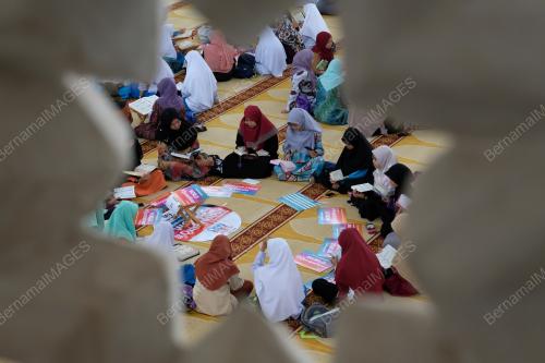 PH02_07062018_QURANHOUR