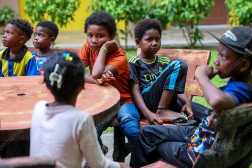 ORANG ASLI DAPATKAN DOKUMEN PENGENALAN DIRI