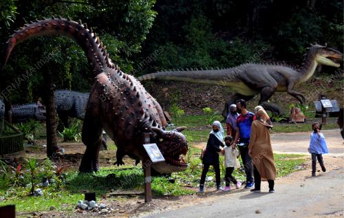 DINOSAUR DI ZOO MINI TAMAN TERUNTUM