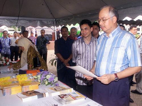 NAJIB TUN RAZAK