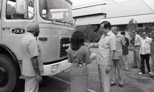 DATUK MOHD NAJIB TUN ABDUL RAZAK