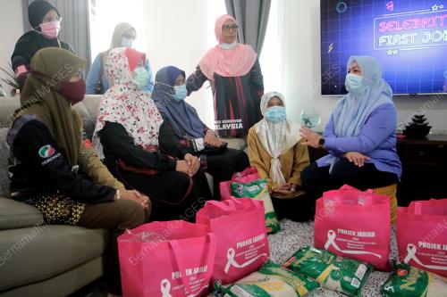 DATUK SERI SHAHANIZA SHAMSUDDIN