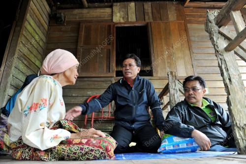 PH02_09012015_SHAFIE_LAWAT