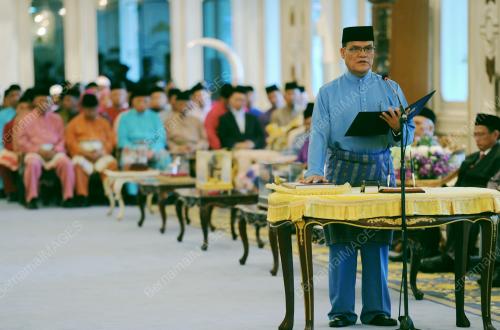 PH02_09052013_ANGKAT_SUMPAH