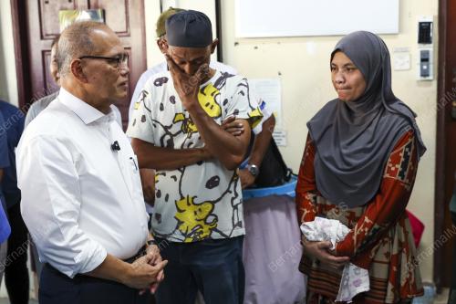 DATUK SERI WAN ROSDY WAN ISMAIL