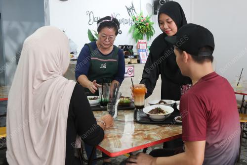 JUADAH SARAWAK PENGIKAT HUBUNGAN
