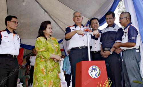 MOHD NAJIB TUN ABDUL RAZAK