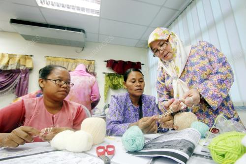 PH02_10052016_TUNKU_AZIZAH