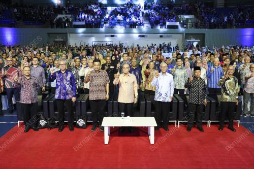 DATUK SERI WAN ROSDY WAN ISMAIL
