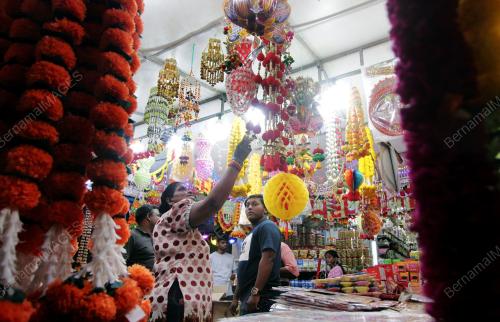 TINJAUAN MENJELANG DEEPAVALI