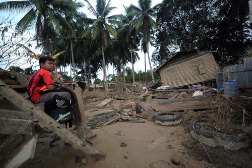 PH02_11012015_BANJIR