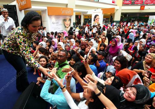 SITI NURHALIZA TARUDDIN