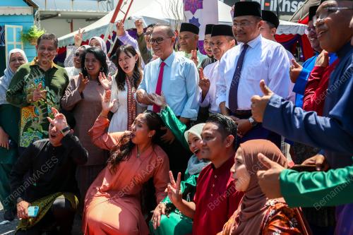 DATUK SERI WAN ROSDY WAN ISMAIL