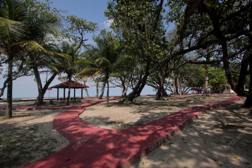 TINJAUAN PANTAI SEPAT LENGANG