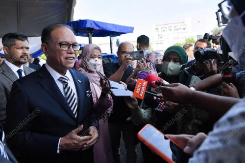 DATUK SERI WAN ROSDY WAN ISMAIL