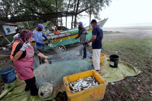 NELAYAN PANTAI