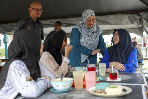 DATUK DR FUZIAH SALLEH