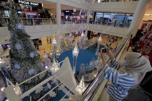 DEKORASI KRISMAS DI PUSAT BELI BELAH