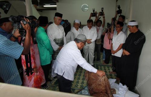 PH02_13022011_ADUN_RUMAH