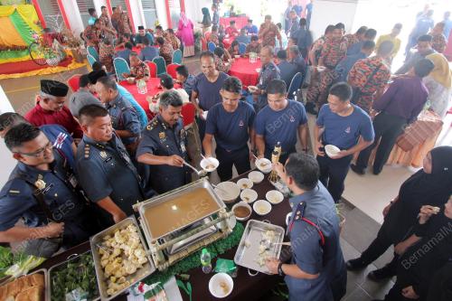 PH02_13082015_AIDILFITRI