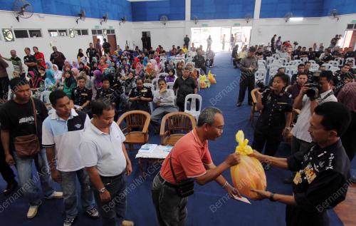 PH02_13122013_POLIS_BANJIR