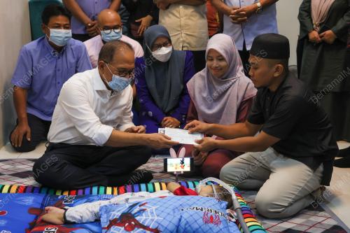 DATUK SERI WAN ROSDY WAN ISMAIL