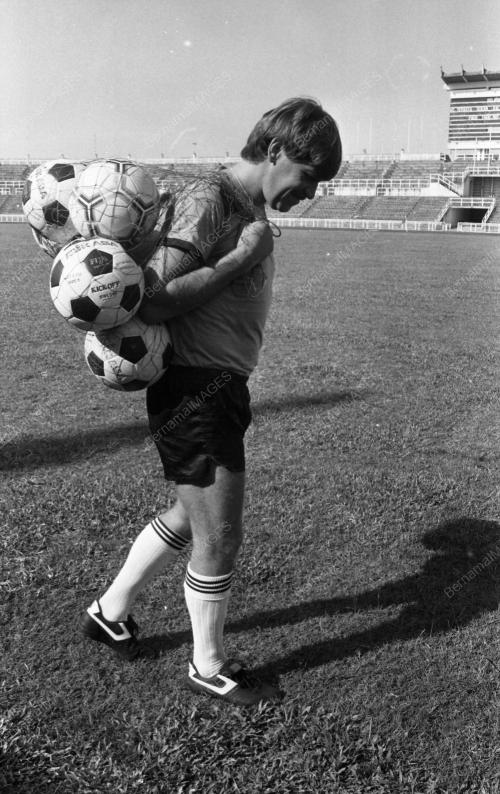 PH02_14072015_LATIHAN_BOLA