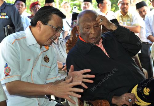 PH02_14112015_TANAH_RUNTUH