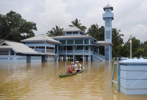 SOLAT JUMAAT BANJIR