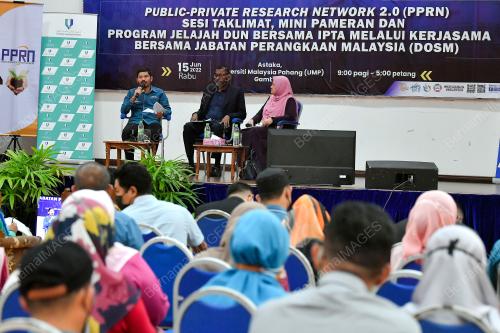 DATUK SERI DR MOHD UZIR MAHIDIN
