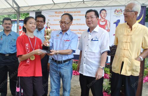 DATUK DR. JAMES DAWOS MAMIT