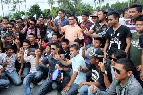 DATUK SERI ADNAN YAAKOB