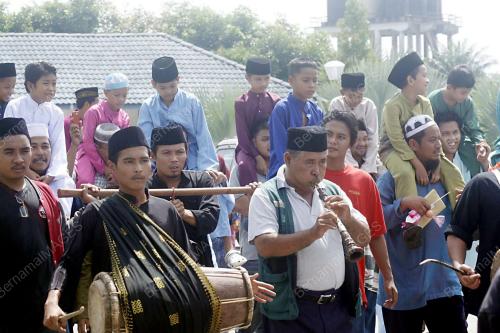 BERKHATAN