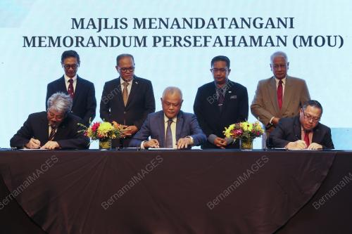 DATUK SERI WAN ROSDY WAN ISMAIL