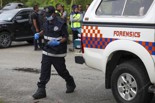 LIMA SEKELUARGA DITEMUKAN MAUT