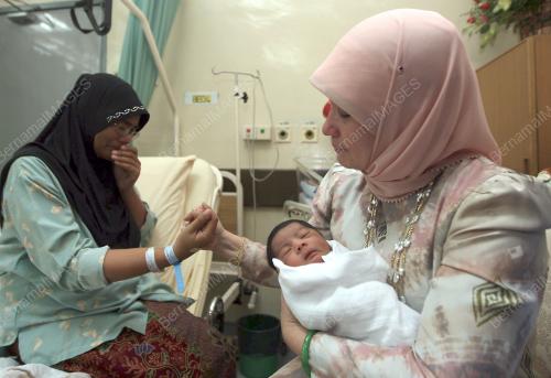 TENGKU AZIZAH AMINAH MAIMUNAH ISKANDARIAH