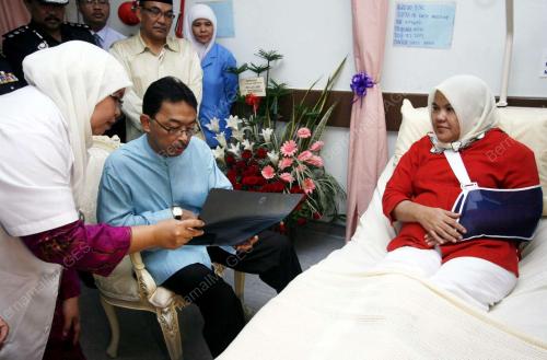 TENGKU ABDULLAH SULTAN AHMAD SHAH