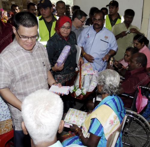 DATUK SERI ADNAN YAAKOB