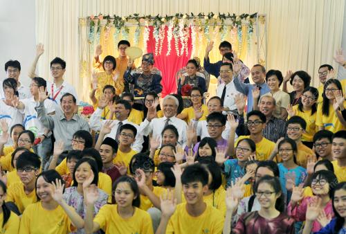 PH02_18092014_HUSNI_KEM_BAHASA