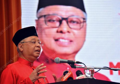 DATUK SERI ISMAIL SABRI YAAKOB